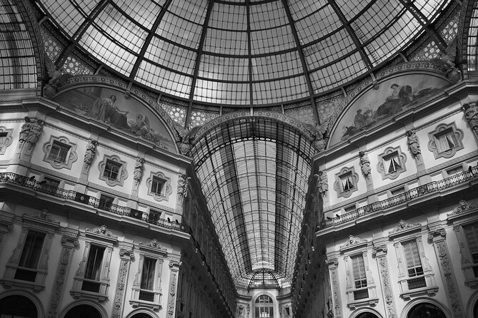 Discover Milan's Marvels: Last Supper, Duomo & Secret Gems Tour - Via Spadari and Piazza Mercanti, two “small but smart” stops