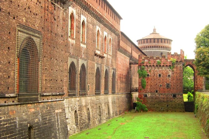 Duomo and Sforza Castle Guided Tour in Milan - How Milan’s Duomo and Sforza Castle pair so well