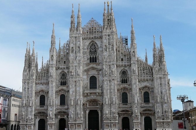 Duomo and Sforza Castle Guided Tour in Milan - Starting at Mondadori Duomo, and the one rule you can’t ignore