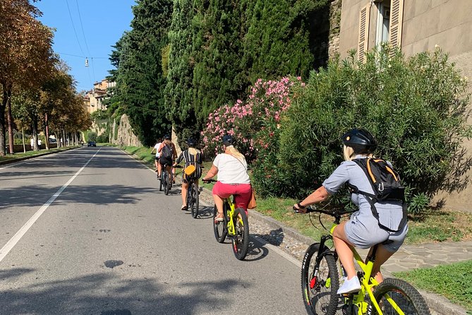 E-bike tour Bergamo - Riding the green hills: the calmer side of Bergamo