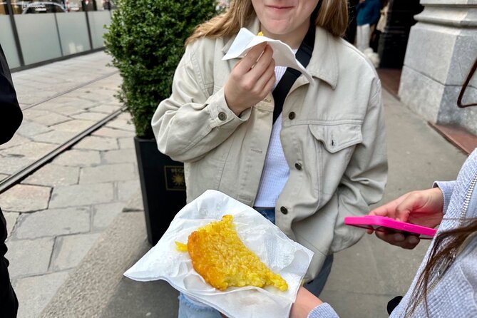 Eating Milan Street Food Tour with Guided Tasting and Sightseeing - Piazza del Duomo: Duomo Facade Time Without the Full Cathedral Plan