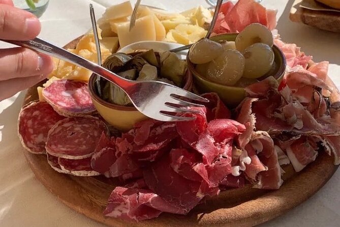 Exclusive wine tasting in Brunate - The Three Wines From Lombardy, and What Each One Is Doing