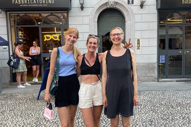 Explore History and Style with this Walking Tour in Milano - Gelato hopping and included snacks: a smart way to keep pace