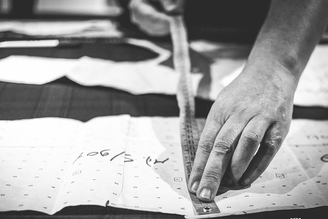 Fashion Workshop in Atelier and Fashion District Tour - How to identify good quality pieces like a Milan shopper