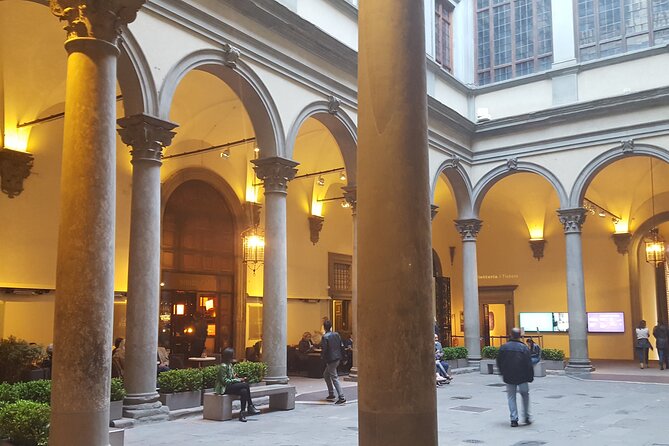 Florence Renaissance and Medieval: Day Trip from Milano by High-Speed Train - Piazza della Signoria, the Straw Market, and the sculpture show