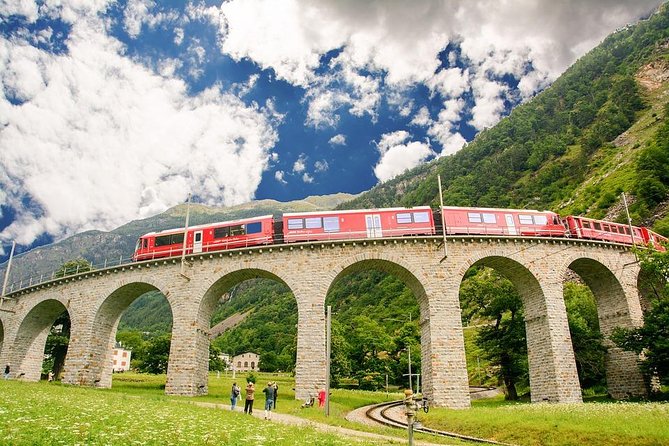 From Lake Como or Milan: Bernina Red Train Tour - St. Moritz on Your Terms, Cake, Chocolate, and a Short Walk