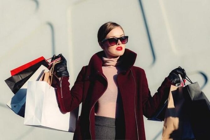 From Lake Como or Milan: Serravalle VIP shopping and Wine Tasting - Price and logistics: is $875.13 per person worth it?