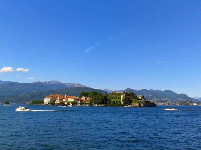 From Lake Maggiore: Private Boat Tour with Pickup/Drop-off - Santa Caterina del Sasso: The Cliffbank Hermitage Moment