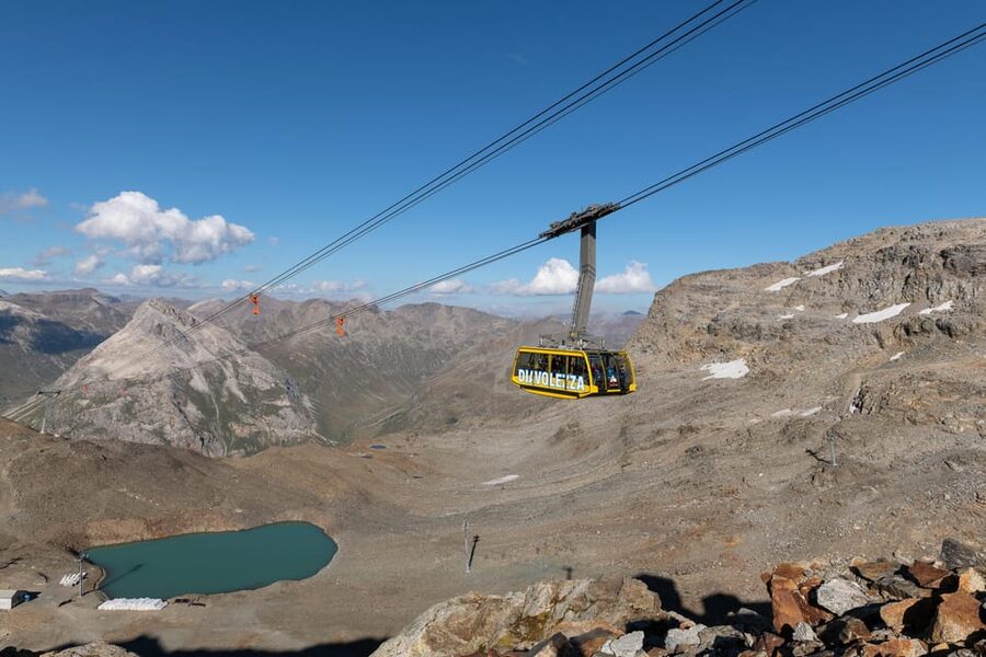 From Milan: Bernina Red Train & Lunch with Mountain Views - Unaccompanied time at Diavolezza: enjoy it, but stay organized