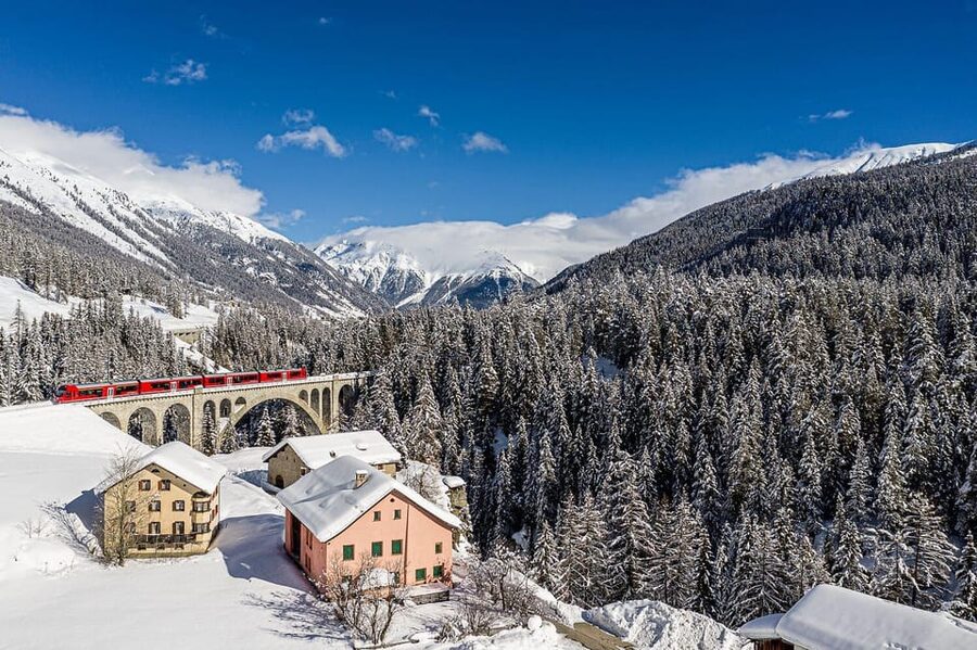 From Milan: Bernina Red Train to St Moritz Guided Tour - Starting Point in Piazza della Repubblica, and How Not to Get Stuck Waiting