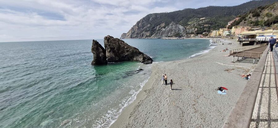 From Milan: Cinque Terre with Portovenere and Boat Cruise - Comfort and packing: how to make a long coastal day easier
