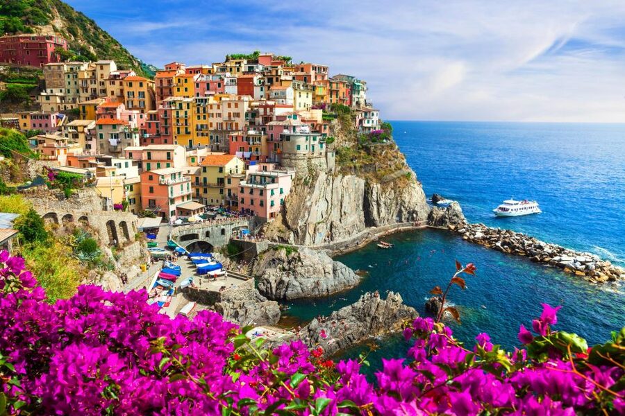 From Milan: Cinque Terre with Portovenere and Boat Cruise - Portovenere with guided time and free wandering