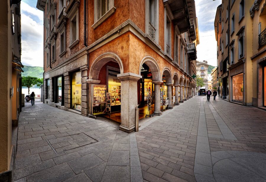 From Milan: Como, Bellagio, and Lugano Exclusive Boat Tour - Bellagio, the “pearl” experience: cobbled lanes, lunch time, and a lake-side photo wave