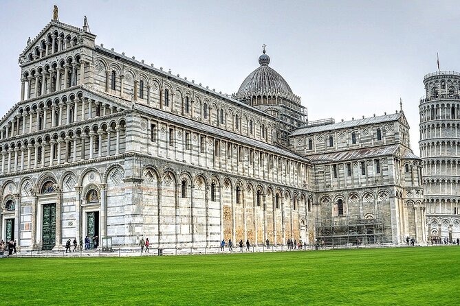 From Milan: Discover Florence & Pisa on an Exciting Full-Day Tour - Piazza della Signoria: where Florence’s civic power still feels present