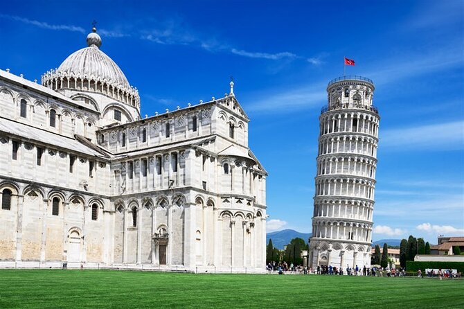 From Milan: Discover Florence & Pisa on an Exciting Full-Day Tour - Florence stop 1: Piazza Santa Croce in 10 minutes