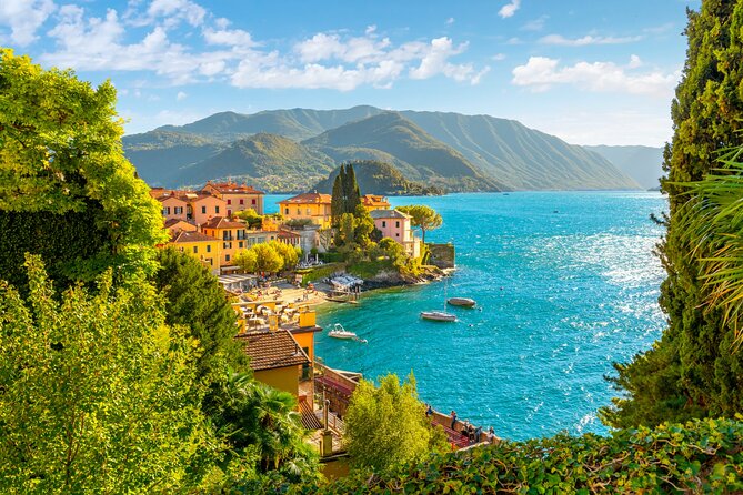 From Milan: Exclusive Boat, Lake Como, Bellagio, and Lugano Tour - Meeting at Piazza IV Novembre and settling into the pace
