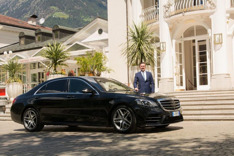 From Milan: Lake Como & Bellagio Day Trip w/ Private Driver - Lunch in Como: reserved and lake-view focused