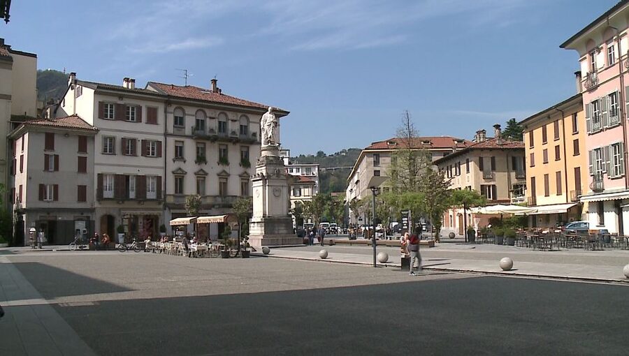 From Milan: Lake Como Cruise with Como Town & Bellagio Tour - Guide quality and one important caution before you board