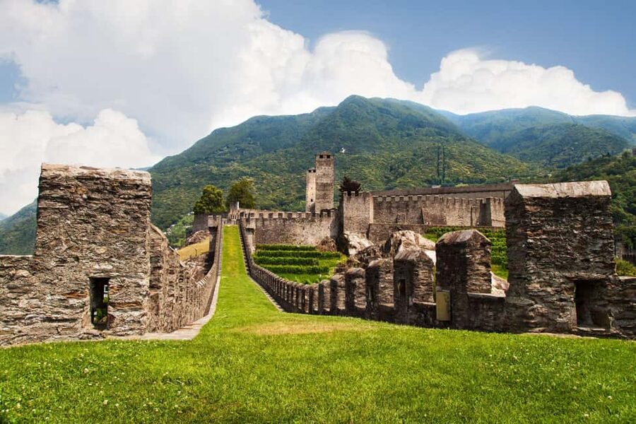 From Milan: Lugano, Bellinzona and Chocolate Factory Trip - How the guide works, and what to ask when explanations feel thin