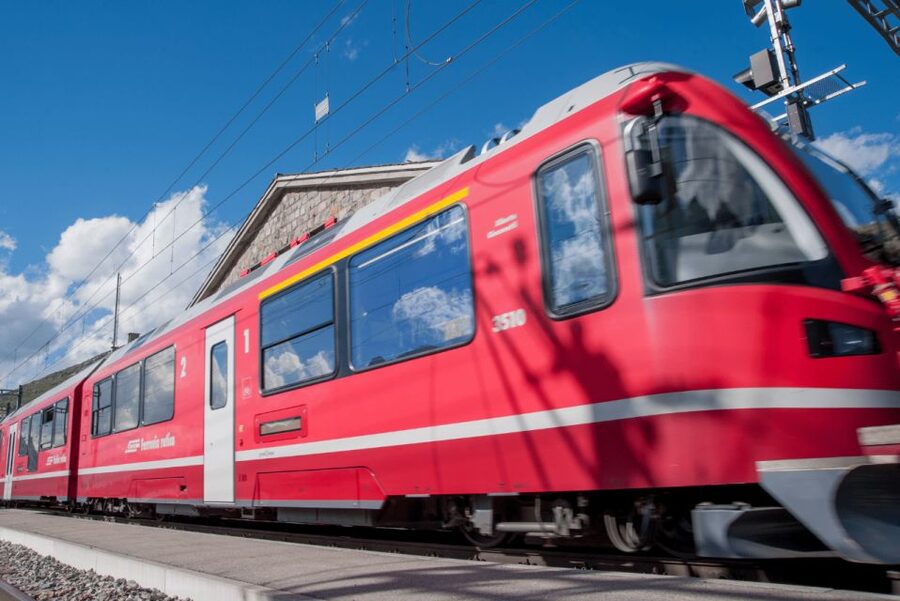 From Milan: Round-Trip Bernina Red Train to Saint Moritz - Boarding the Red Bernina train in Tirano, and what you should expect onboard