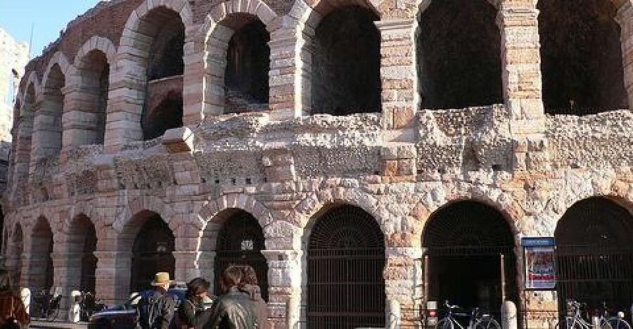 From Milan: Verona and Lake Garda Guided Day Trip - Starting in Milan: where to meet and how the coach day feels