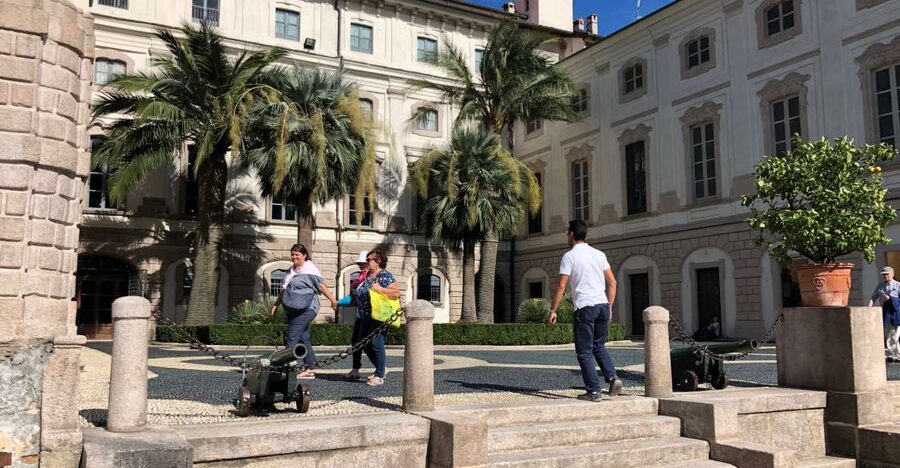 From Stresa: 2 Borromean Islands Hop-on Hop-off Boat Tour - What is included on board, and what you should bring