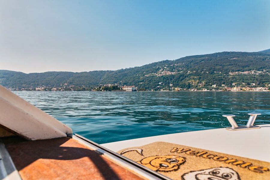 From Stresa: 2 Borromean Islands Hop-on Hop-off Boat Tour - Isola dei Pescatori: year-round island life, small alleys, and lake food breaks