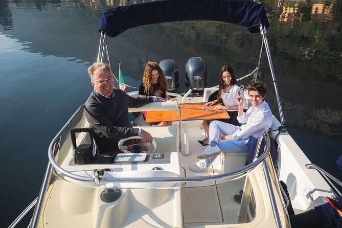 Glamour tour (3 H) speed boat stop in Bellagio - Moltrasio, Carate Urio, and Laglio: villa country seen from the lake