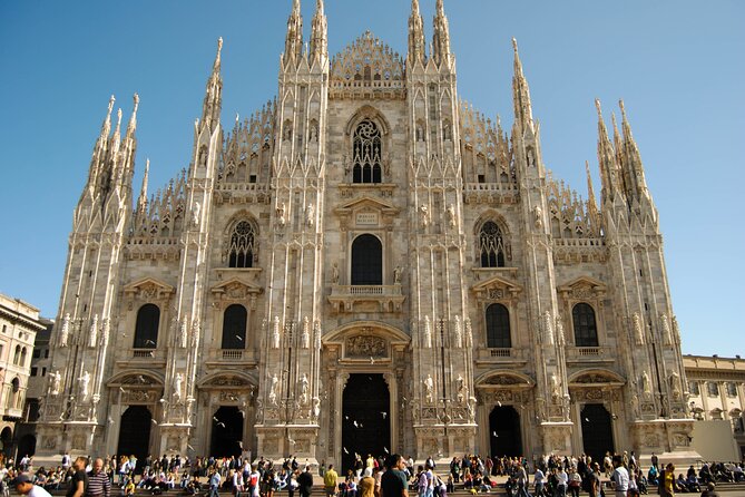 Highlights of Milano Private Walking Tour: Duomo, Castle & Gelato - Teatro alla Scala and Piazza Mercanti: options for a fuller Milan core