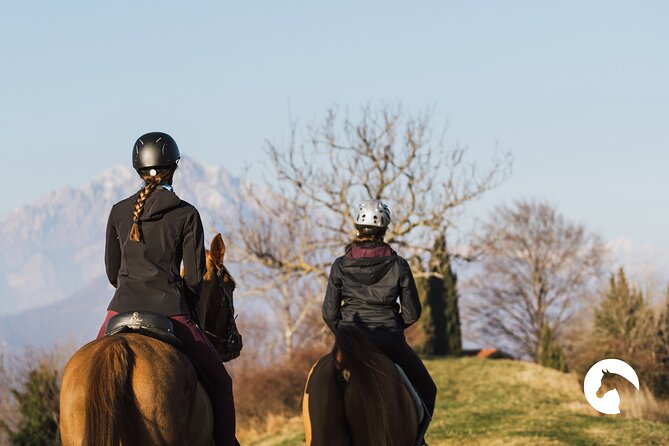 Horseback riding for experts between the lake and the mountains - English Briefing and Trail Stories: Why This Feels More Local