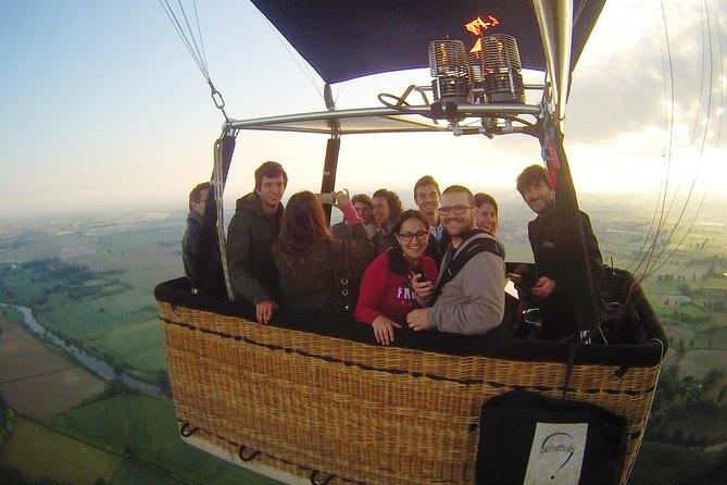 Hot air balloon flight Milan Monday-Friday - Hot air balloon flight from Milan, with countryside views near San Colombano al Lambro