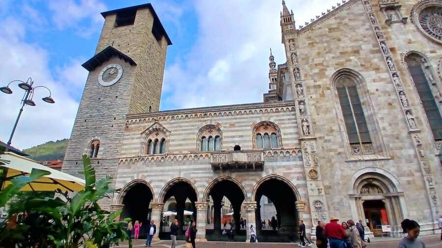 How: Tour of the historic center - Piazza Cavour: lake views and Como’s street-level social heartbeat