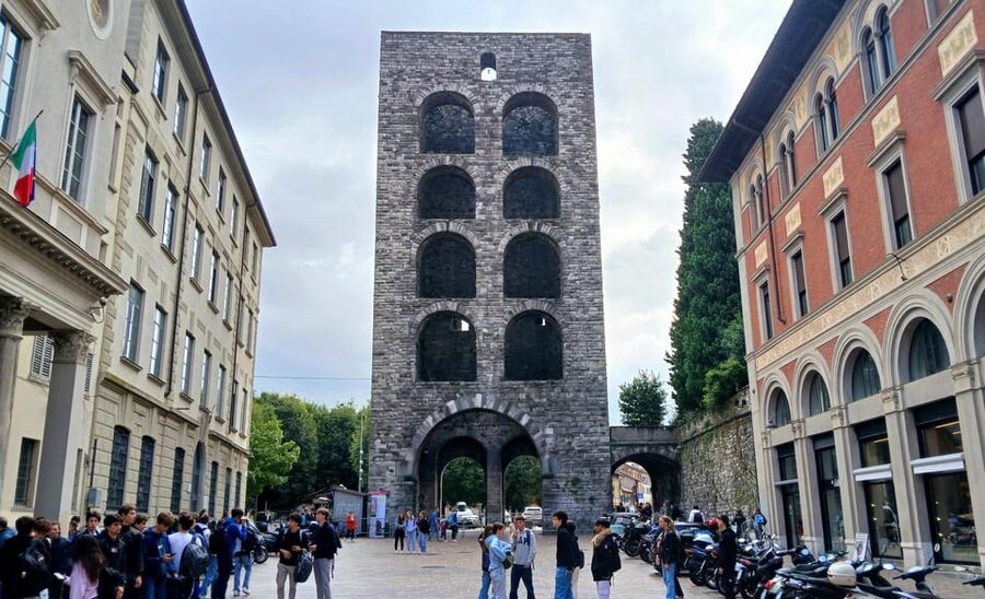 How: Tour of the historic center - Tempio Voltiano and Alessandro Volta, plus objects tied to science
