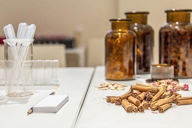 Italian Perfume Workshop in Milan - Perfume making in Milan: why this beats a souvenir stop