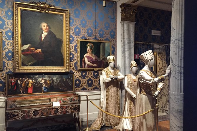 La Scala Theatre and Museum guided experience - Guides, Headphones, and English-Friendly Storytelling