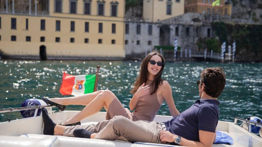 Lake Como 3 hours Private Boat Tour Groups of 1 to 7 People - Tailoring the day with Massimo and your own music