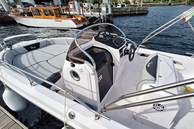 Lake Como Boat Tours: options from 1 hour to a Full Day - Entering Lake Como the easy way: water views of Como city and the cathedral