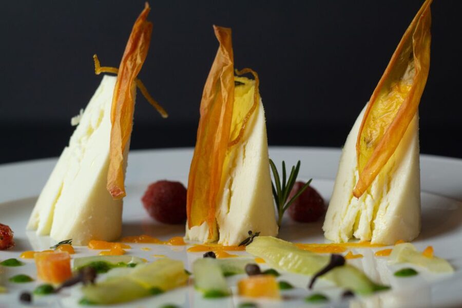 Lake Como: Cheese Factory Tour and Tasting in Valsassina - Quick tips to make the tasting easier on your senses