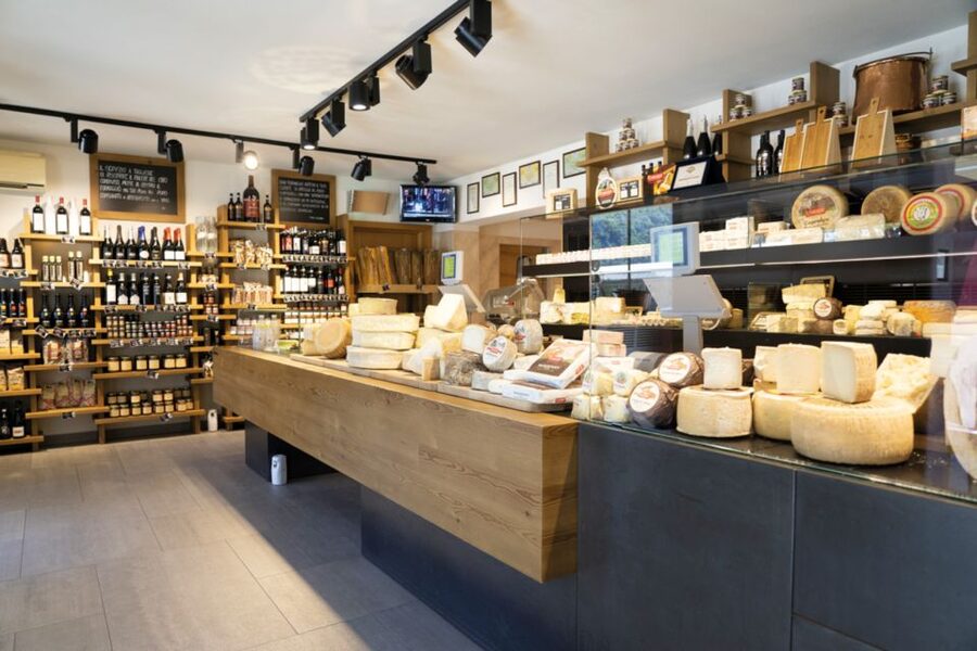 Lake Como: Cheese Factory Tour and Tasting in Valsassina - Where Valsassina and Lake Como meet dairy tradition