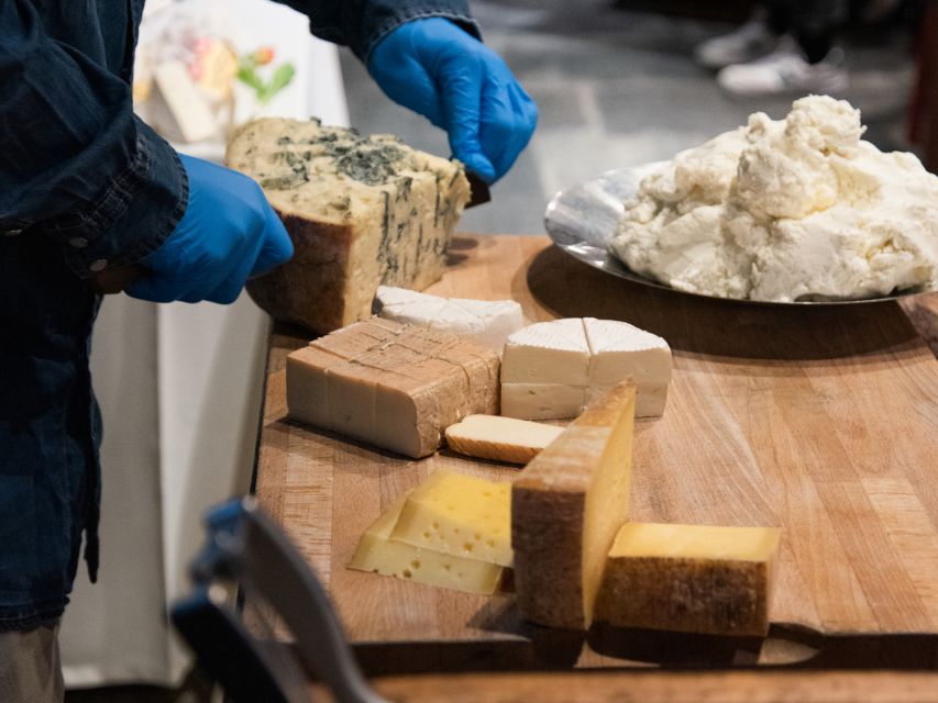 Lake Como: Cheese Factory Tour and Tasting in Valsassina - The 40-minute dairy tour: sterile gear, strong smells, and what you will actually see
