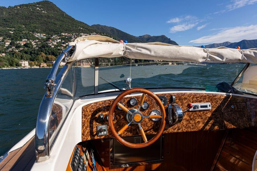 Lake Como: Exclusive Boat Tour - Stop-by-Stop: Villa Erba and Villa d’Este, the Como Waterfront Icons