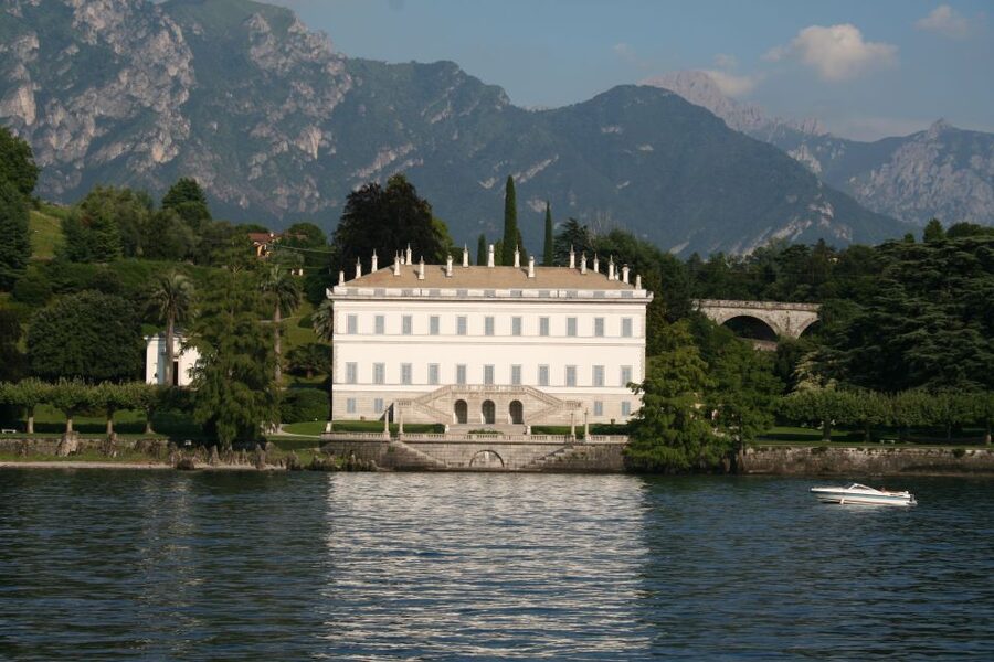 Lake Como: Highlights Tour with a Local by Private Car - Price and Timing: Is $604.53 Per Person Worth It?