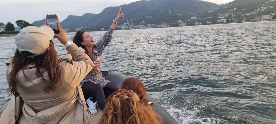 Lake Como: Shared Boat Tour with Prosecco Aperitif - Cernobbio, Tempio Voltiano, and Mandarin Oriental: history with a star-studded backdrop