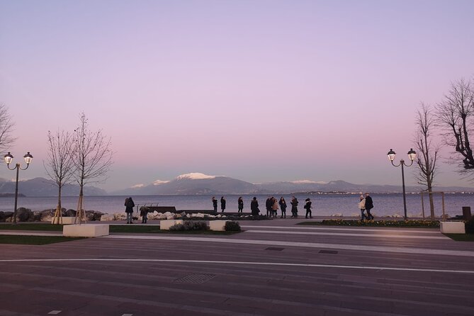 Lake Garda at Sunset: Desenzano Walk & Boat around Sirmione - Sirmione by boat: getting the peninsula right, not wrong