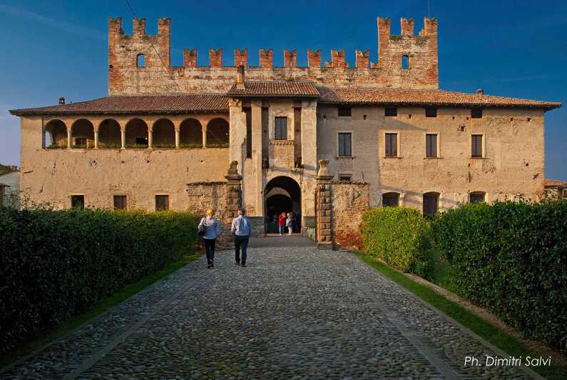 Malpaga Castle guided tour - A period-dressed guide that makes the fresco story click