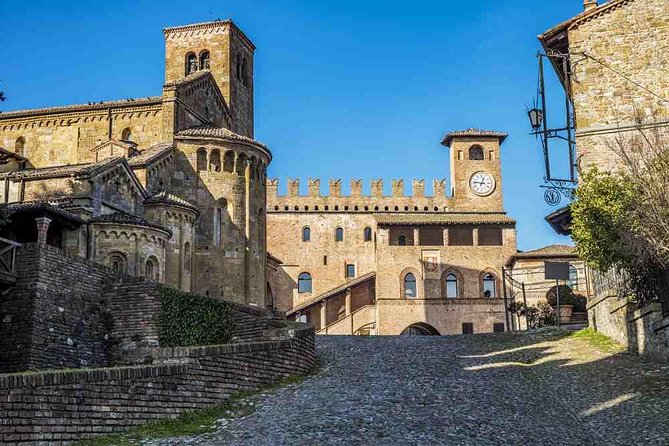Medieval villages & Cremona Stradivari's town, tour from Milan - Museo del Violino: understanding Stradivari with the right context