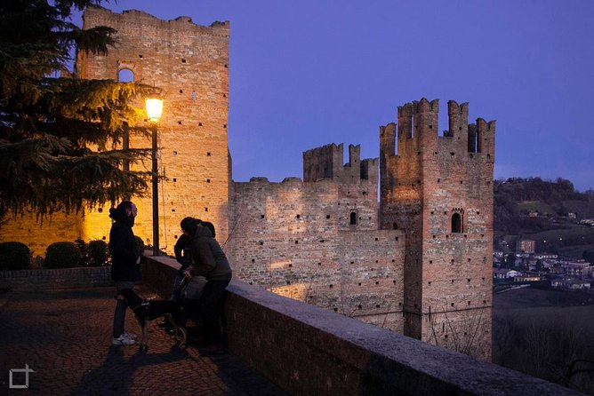 Medieval villages & Cremona Stradivari's town, tour from Milan - Walk comfort and pacing: how to dress for a medieval day