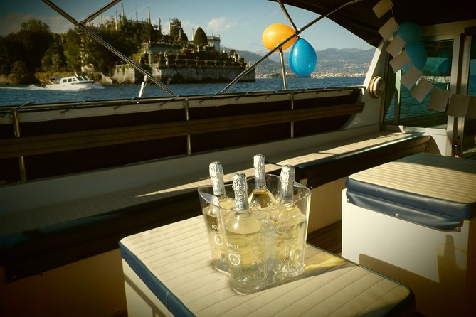 Micaela's exclusive private sunset cruise on lake Maggiore - Prosecco on Board and Photo-Friendly Timing