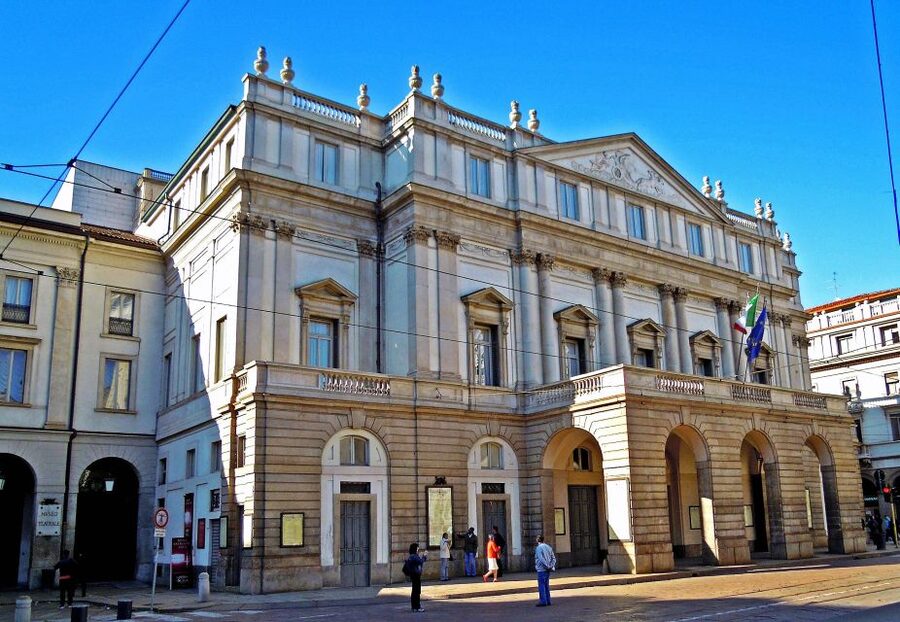Milan 3–Hour Cultural Bike Tour - Renaissance monuments, Leonardo’s projects, and ancient basilicas