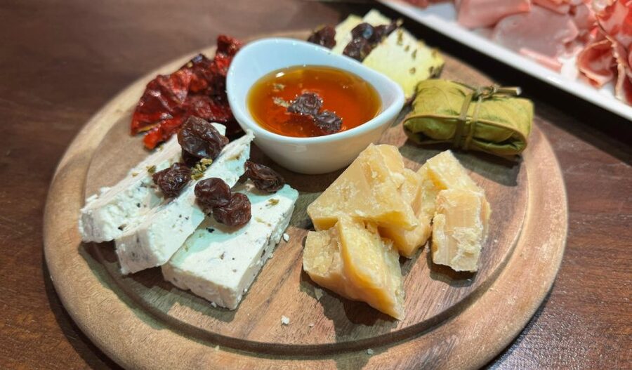 Milan: Aperitivo with Food Selection & a Glass of Wine - What’s included in the $41 price, and what to budget for